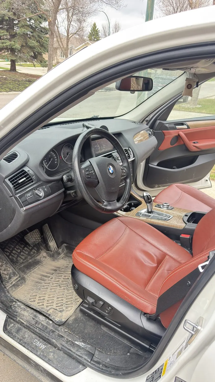 BMW X3 &mdash; Interior — before