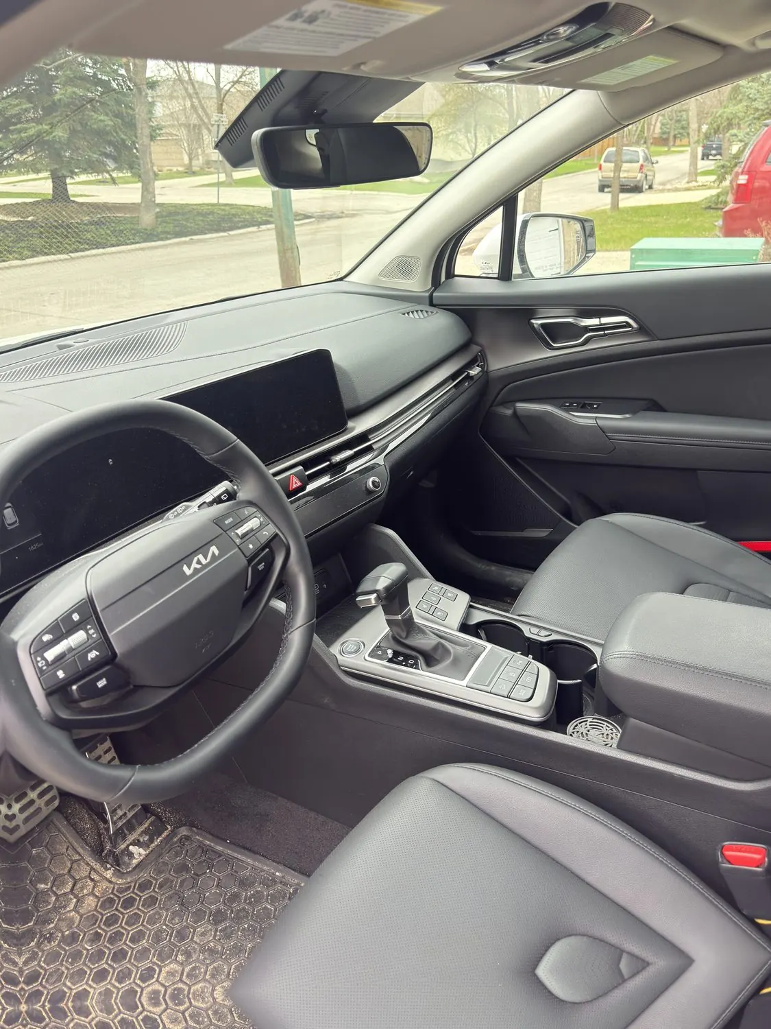 Kia Sportage &mdash; Interior — before