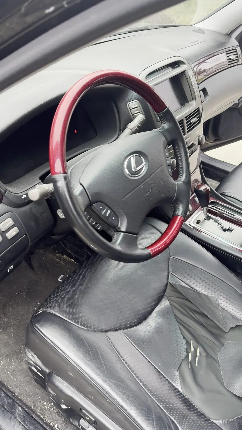 Lexus LS &mdash; Interior — before